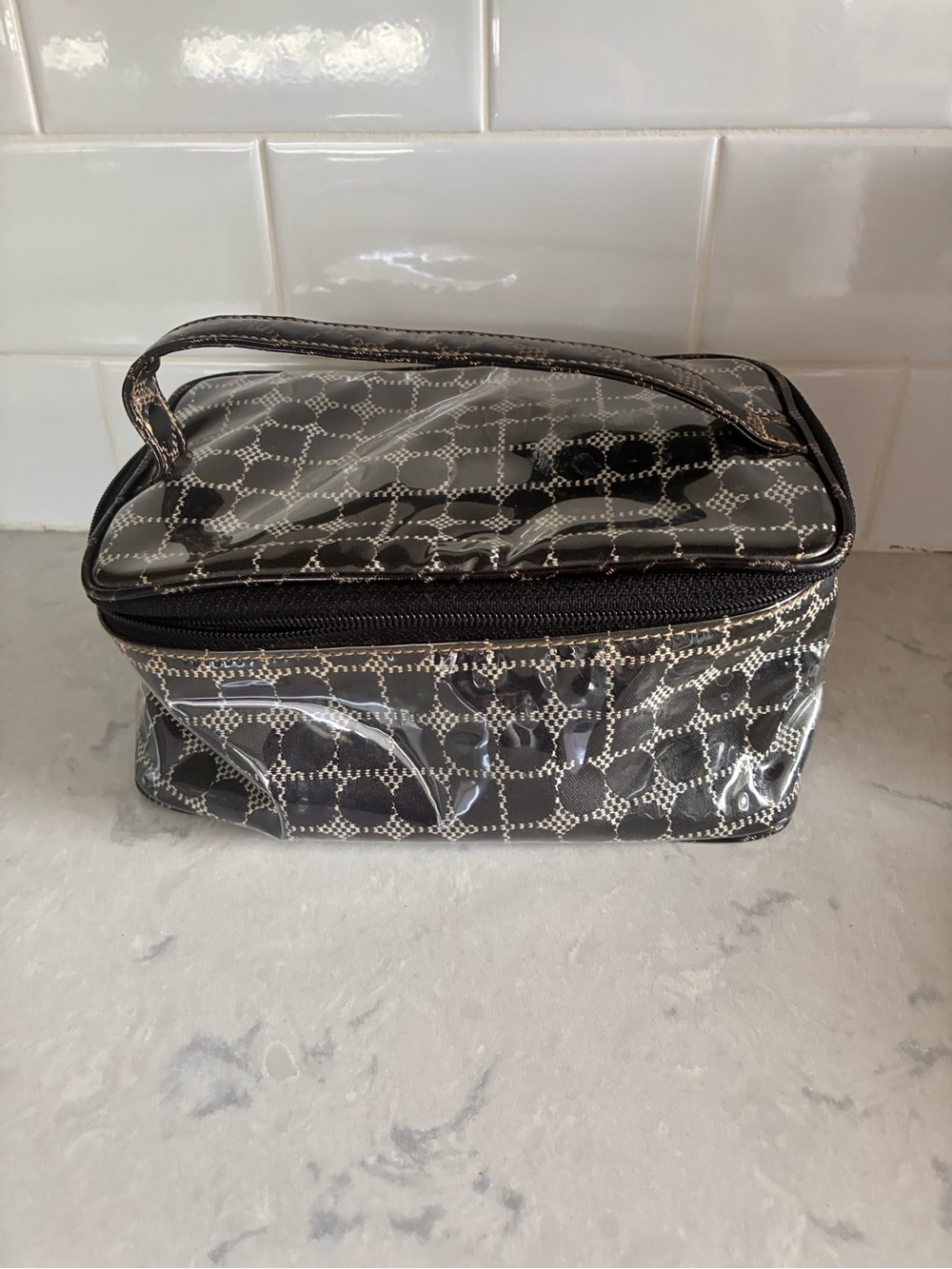 Kate Spade Black White Geometric Travel Toiletry Cosmetic Train Case Bag